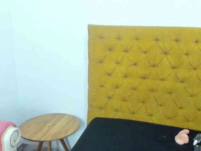 Daniela-Spencerr webcam
