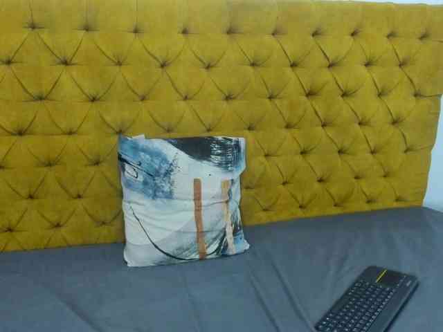 Daniela-Spencerr webcam