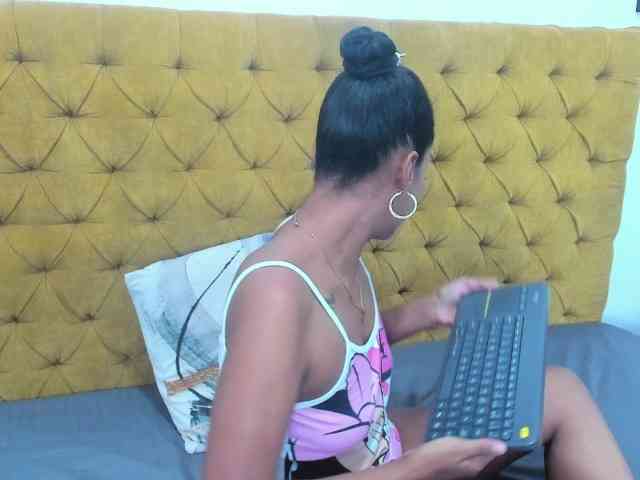 Daniela-Spencerr webcam