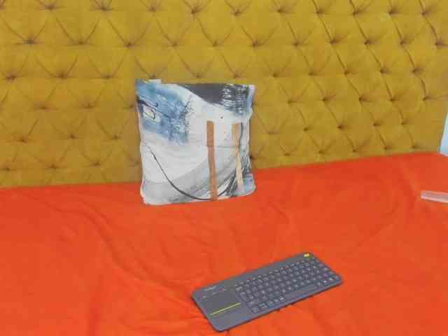 Daniela-Spencerr webcam