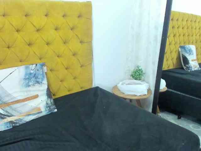 Daniela-Spencerr webcam