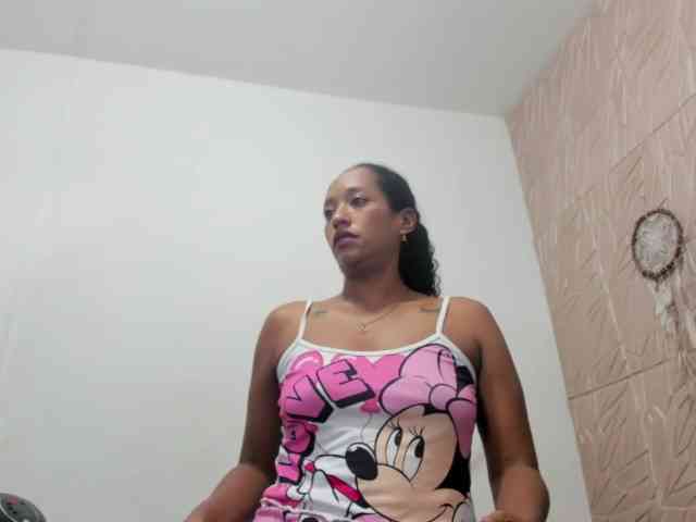 Daniela-Spencerr webcam