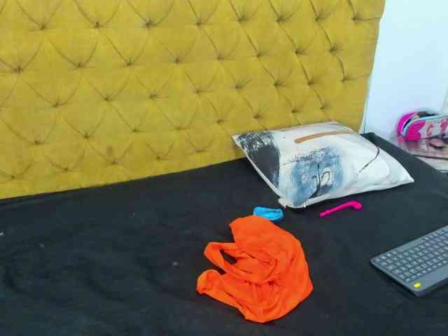 Daniela-Spencerr webcam