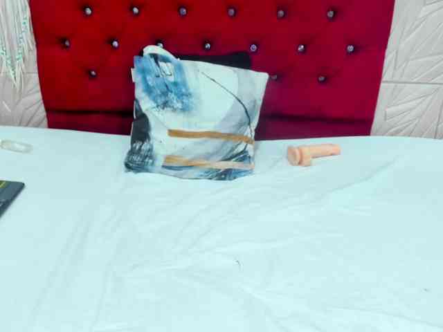 Daniela-Spencerr webcam