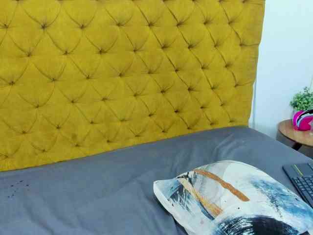 Daniela-Spencerr webcam
