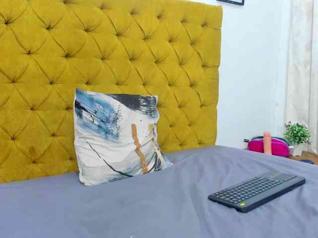 Daniela-Spencerr webcam