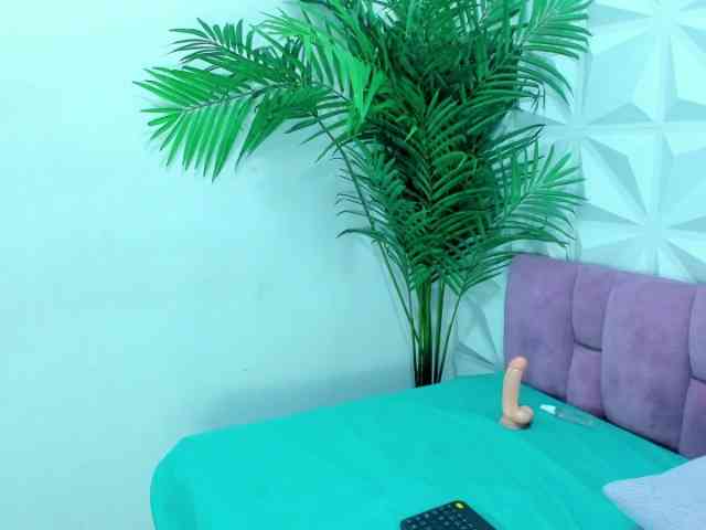 Daniela-Spencerr webcam