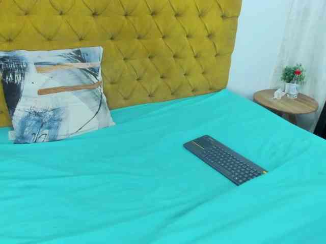Daniela-Spencerr webcam