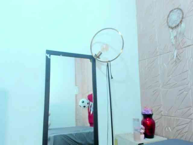 Daniela-Spencerr webcam