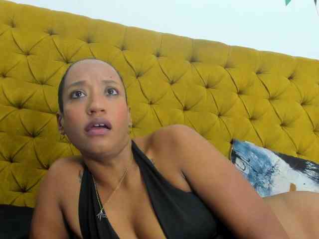 Daniela-Spencerr webcam