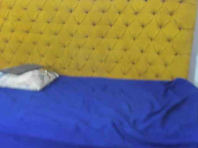 Daniela-Spencerr webcam