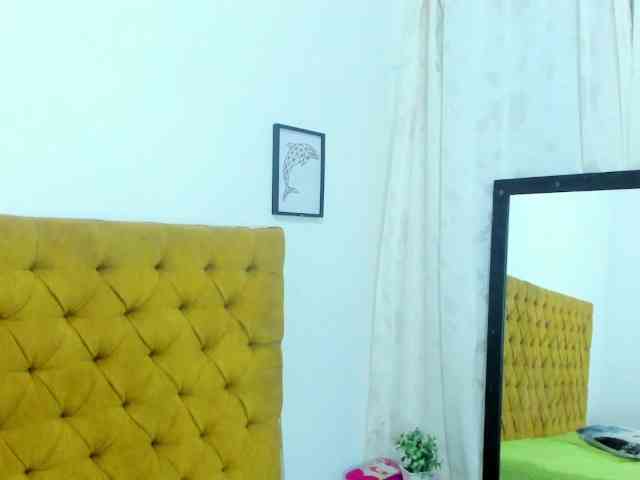 Daniela-Spencerr webcam
