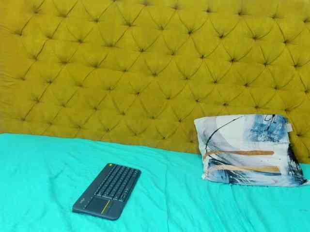Daniela-Spencerr webcam