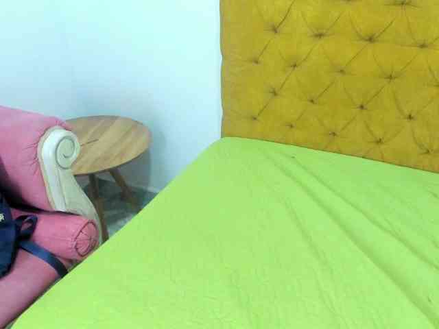 Daniela-Spencerr webcam
