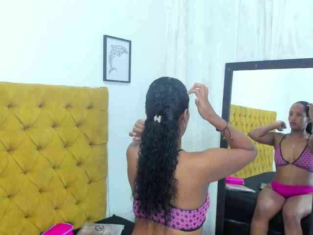 Daniela-Spencerr webcam