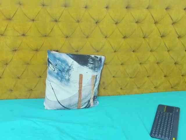Daniela-Spencerr webcam