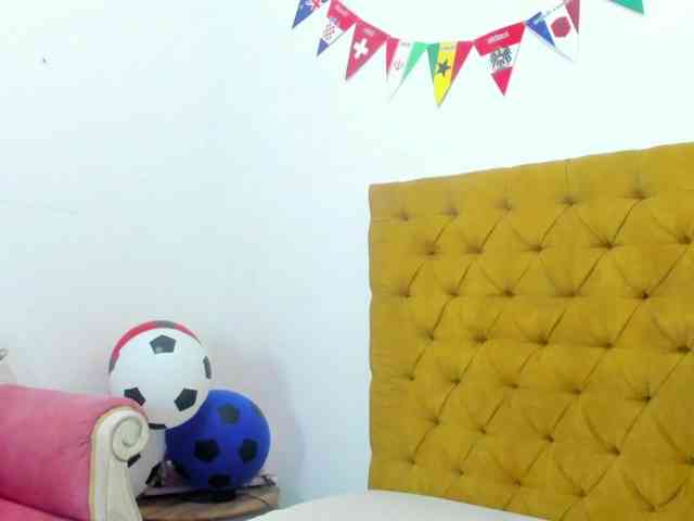 Daniela-Spencerr webcam