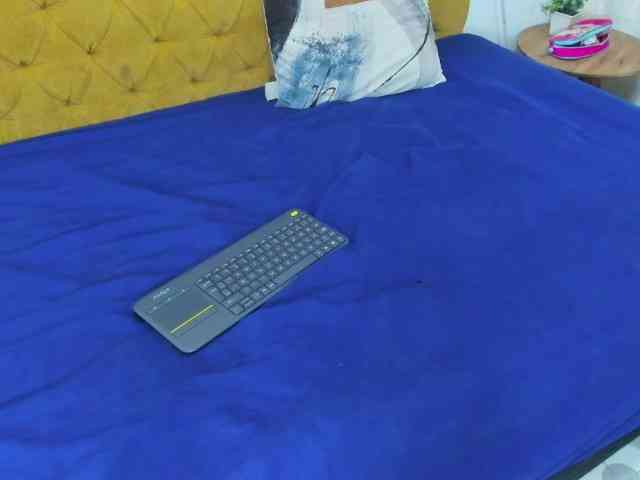 Daniela-Spencerr webcam