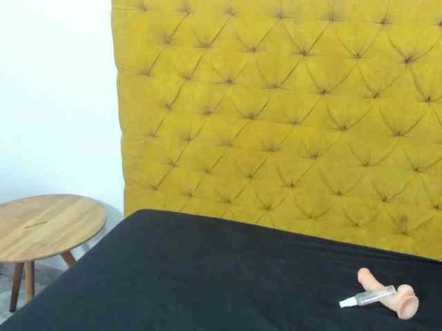 Daniela-Spencerr webcam