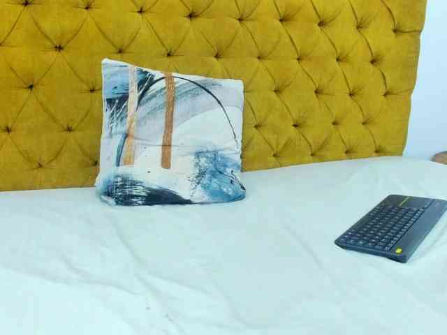 Daniela-Spencerr webcam