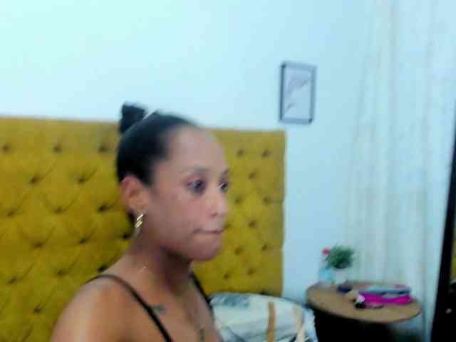 Daniela-Spencerr webcam