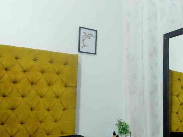 Daniela-Spencerr webcam