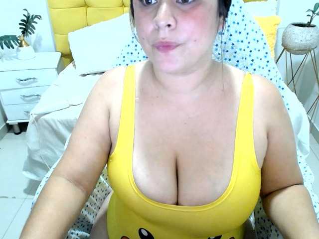 isabelladiaz live cam on BongaCams
