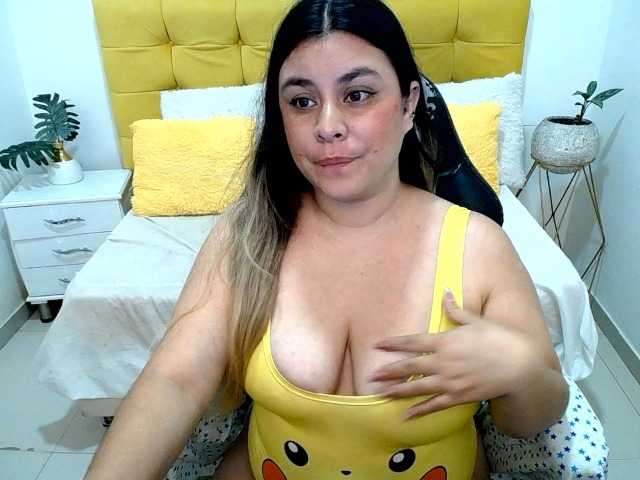 isabelladiaz live cam on BongaCams