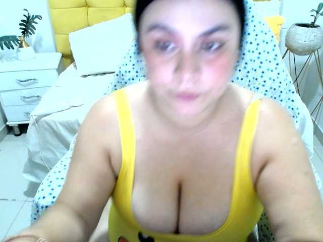 isabelladiaz live cam on BongaCams