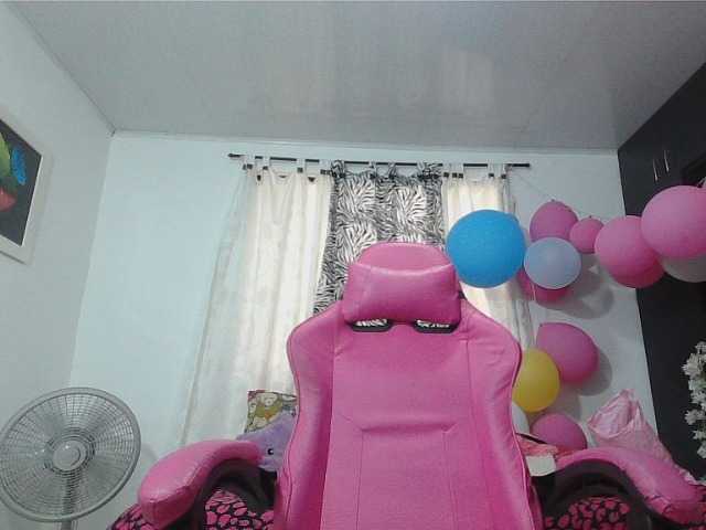 Danielita-2001 live cam on BongaCams