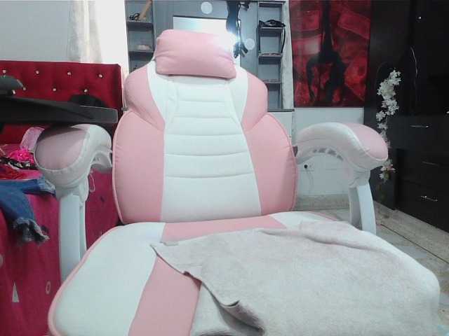 Danielita-2001 live cam on BongaCams