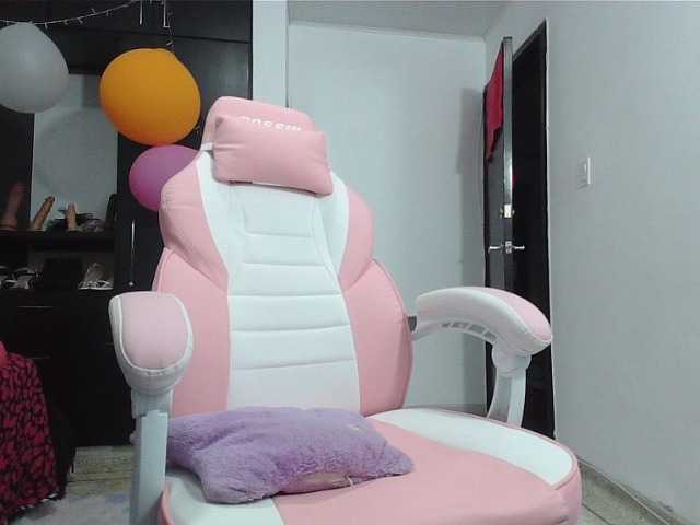Danielita-2001 live webcam show
