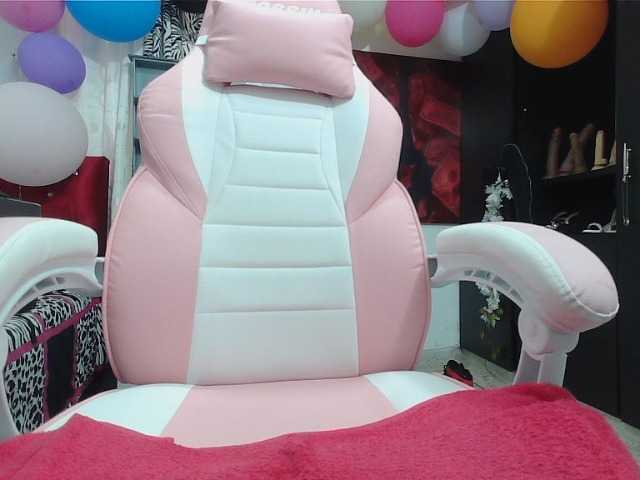 Danielita-2001 live cam on BongaCams
