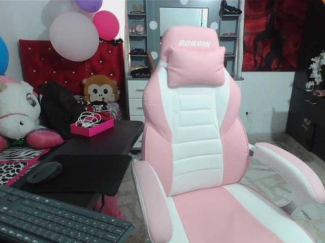 Danielita-2001 live cam on BongaCams