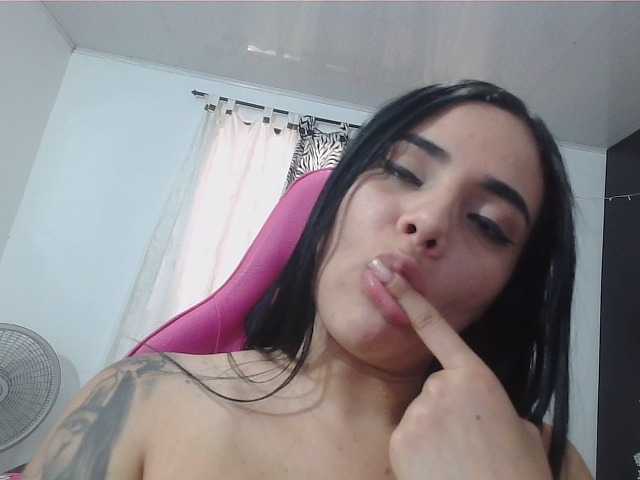 Danielita-2001 live cam on BongaCams