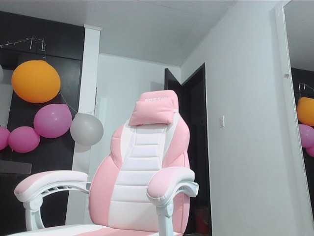 Danielita-2001 live cam on BongaCams