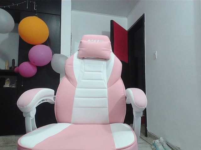 Danielita-2001 live webcam show