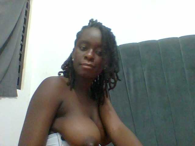 Chocolateaa live cam on BongaCams