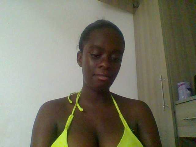 Chocolateaa live cam on BongaCams