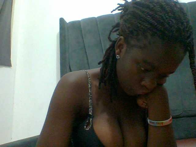 Chocolateaa live cam preview