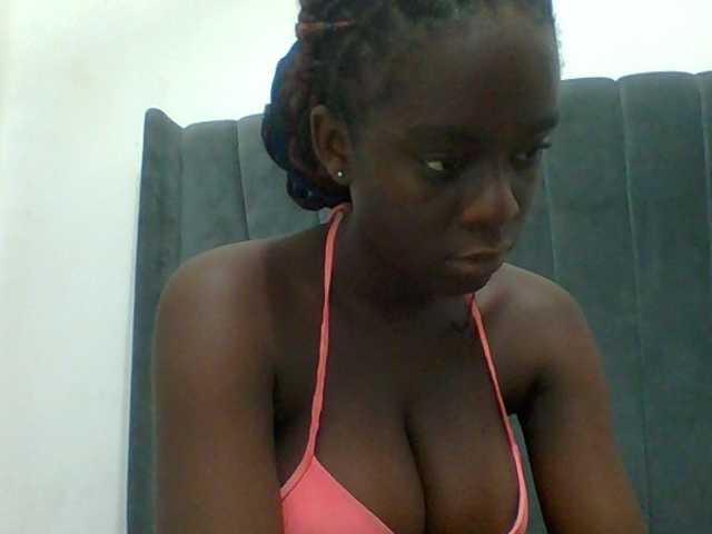Chocolateaa live cam on BongaCams