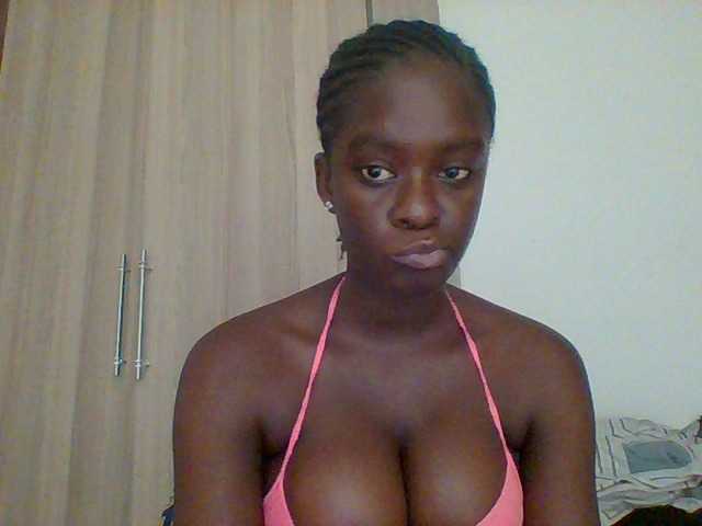 Chocolateaa live cam on BongaCams
