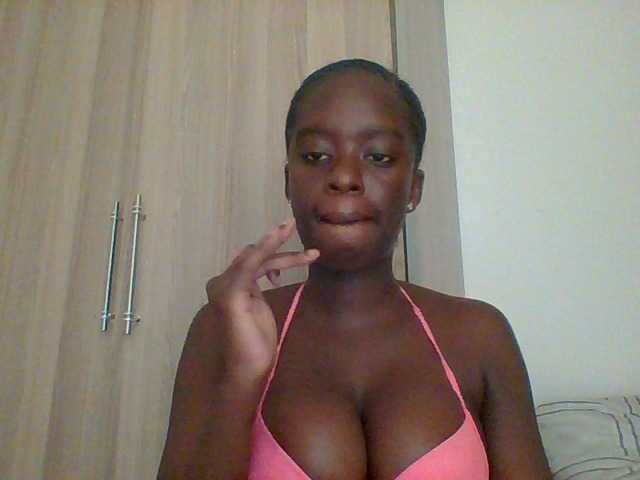 Chocolateaa live cam on BongaCams