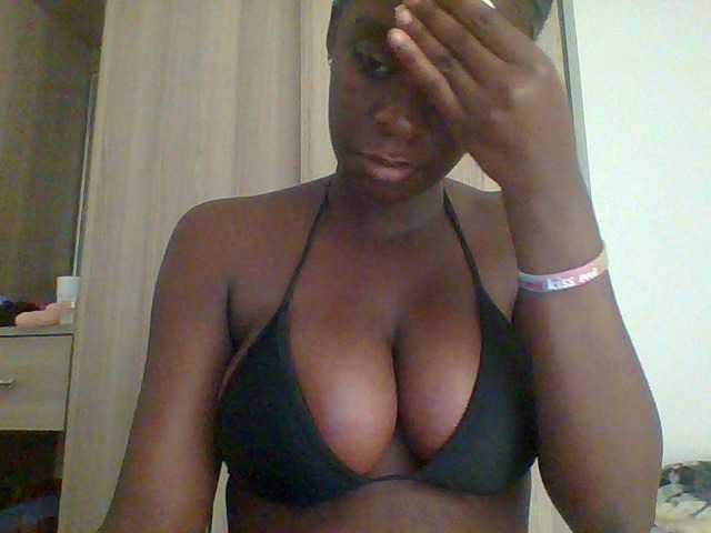 Chocolateaa live cam on BongaCams