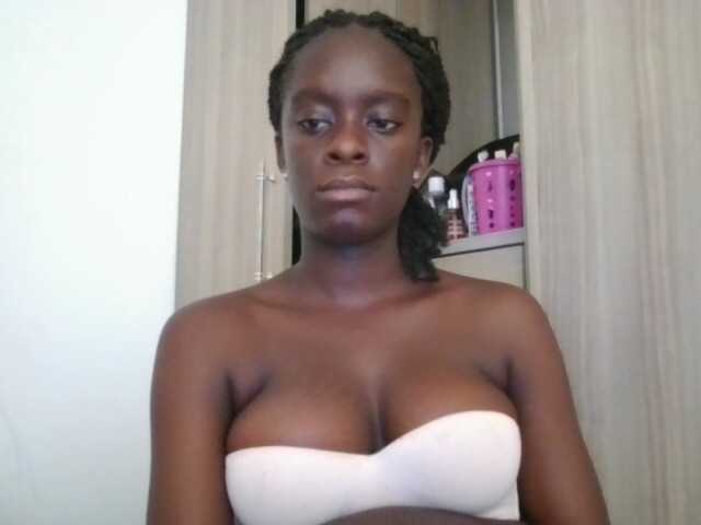 Chocolateaa live cam on BongaCams
