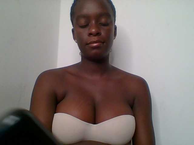 Chocolateaa live cam on BongaCams