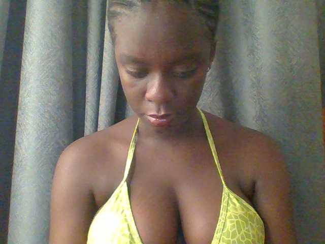 Chocolateaa live cam on BongaCams