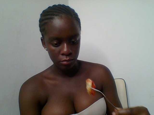Chocolateaa live cam on BongaCams