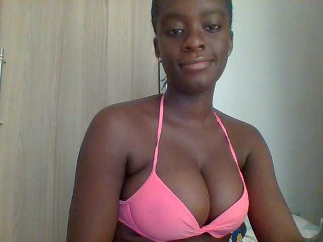 Chocolateaa live cam on BongaCams