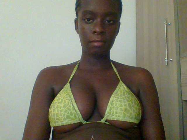 Chocolateaa live cam on BongaCams